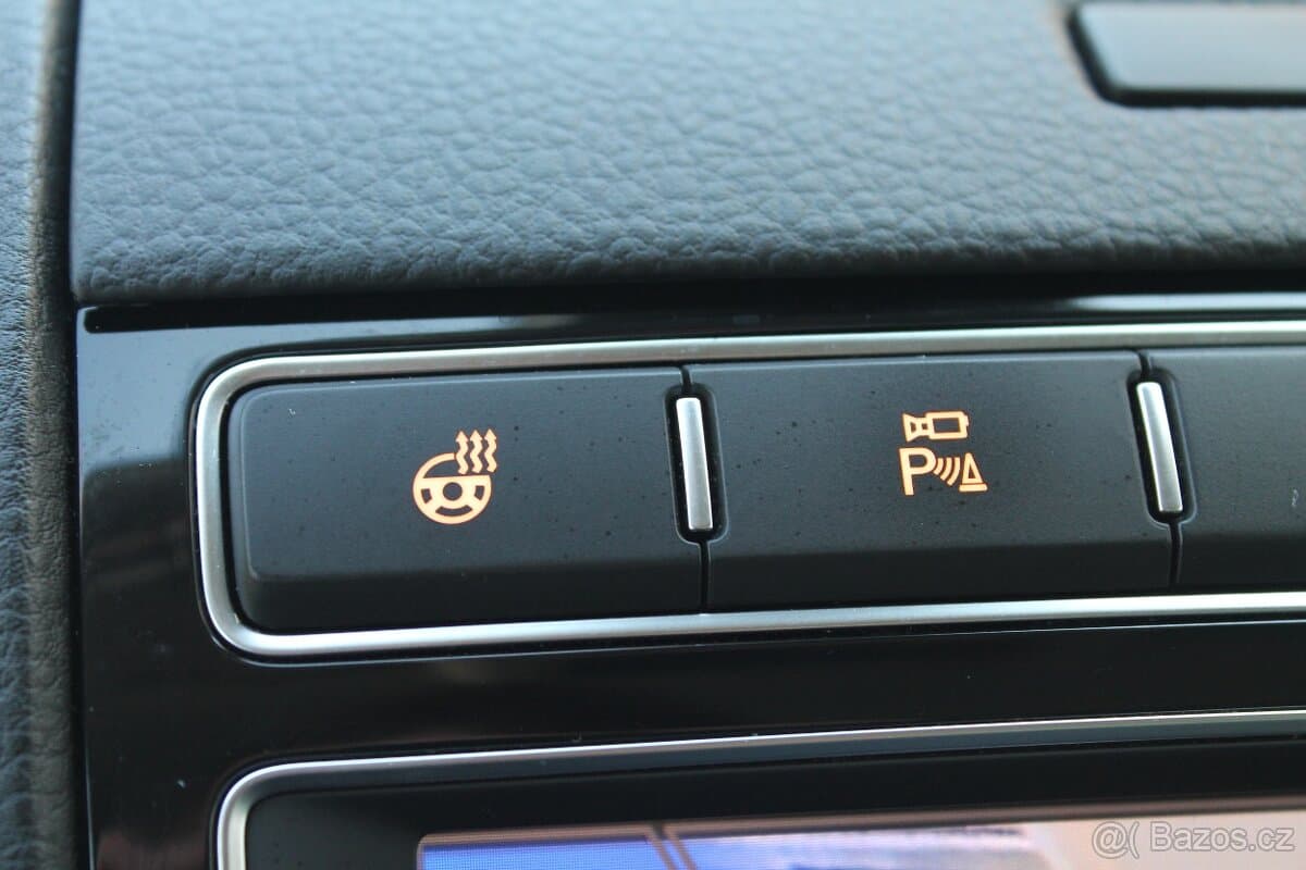2016 Volkswagen TOUAREG - 13
