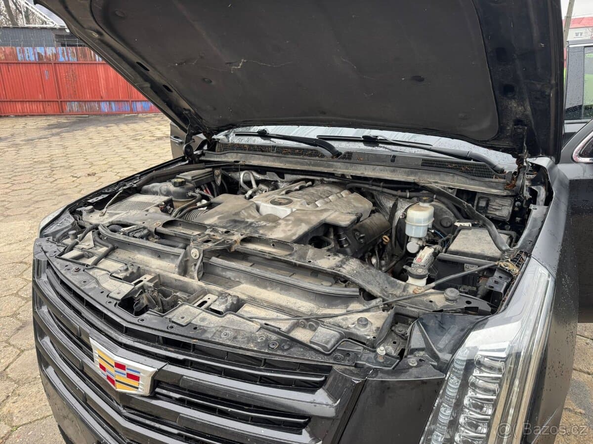 2015 Cadillac ESCALADE - 13