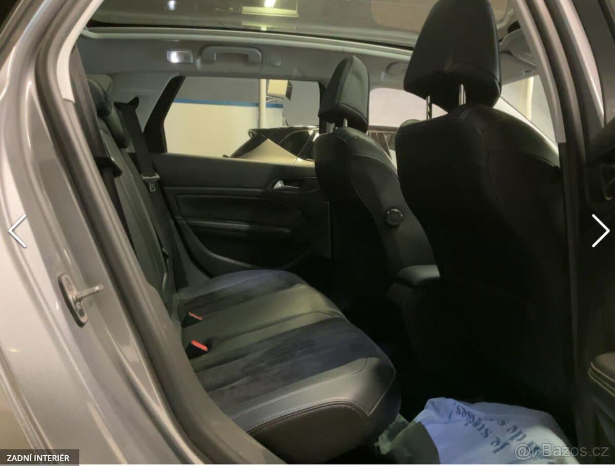 2015 Peugeot 308 - 13