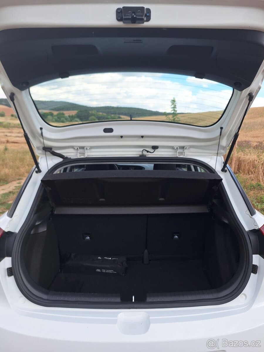 2017 Hyundai i20 - 13