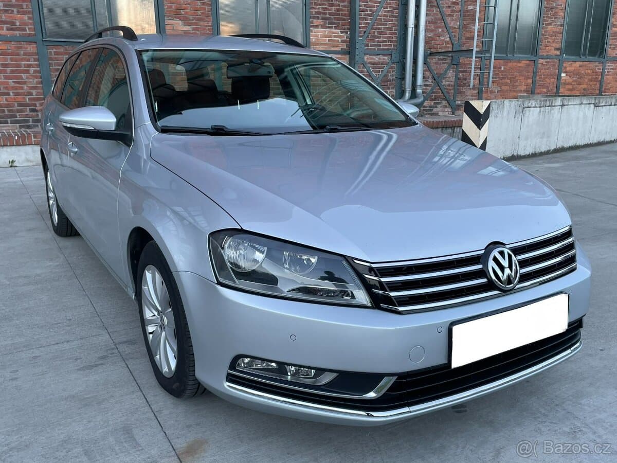 2011 Volkswagen PASSAT - 13