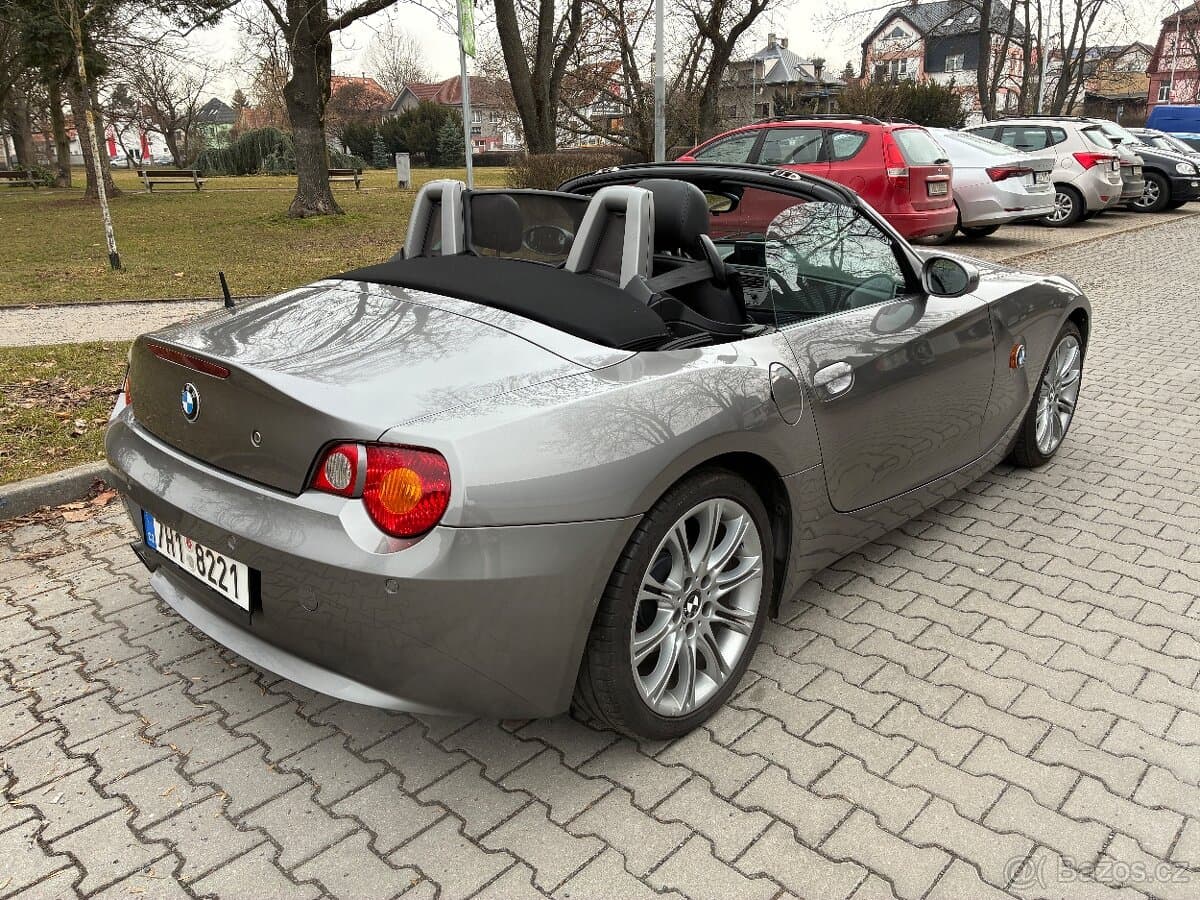 2003 BMW Z4 - 13