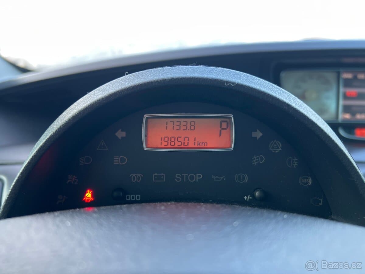 2011 Peugeot 807 - 13