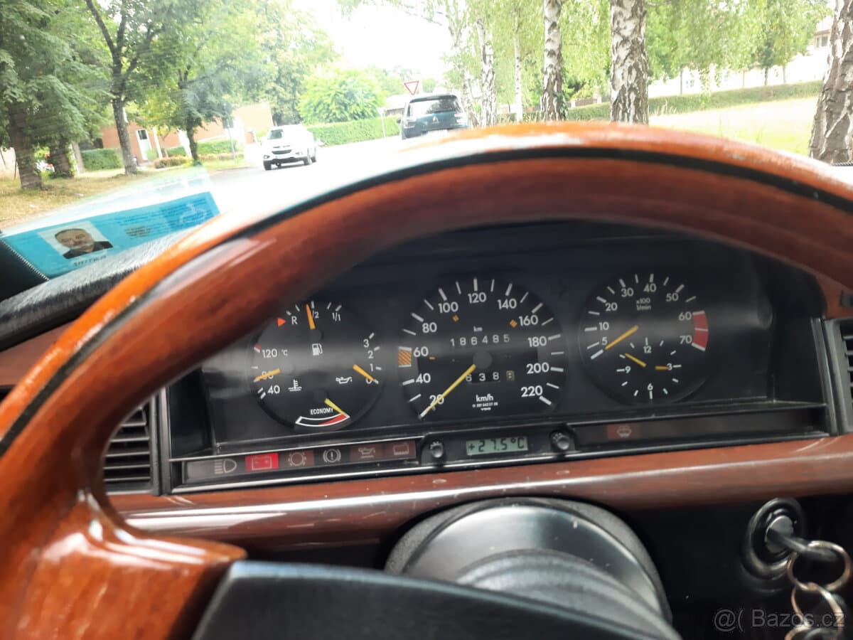 1984 Mercedes-Benz 190 - 13