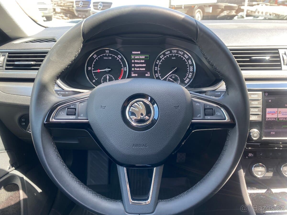 2016 Škoda SUPERB - 13