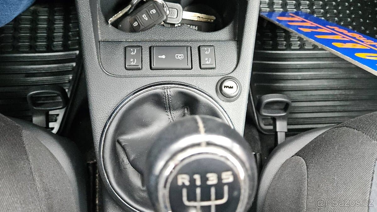 2010 Škoda FABIA - 13