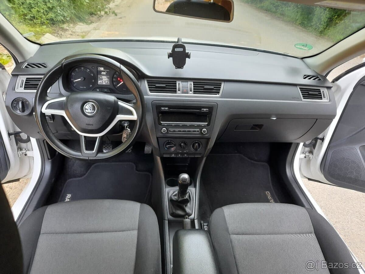 2015 Škoda RAPID - 13