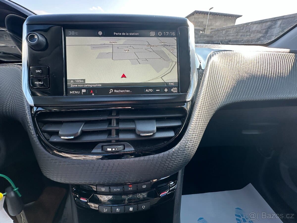 2019 Peugeot 2008 - 13