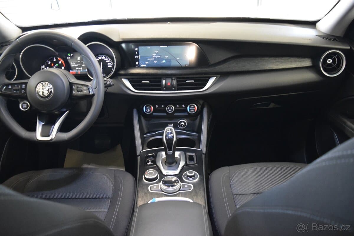 2021 Alfa Romeo STELVIO - 13