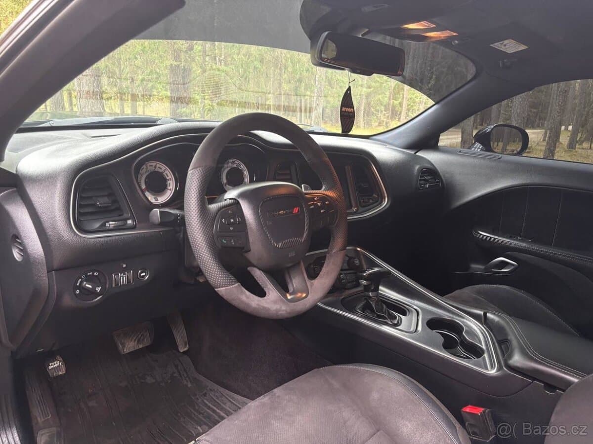 2017 Dodge CHALLENGER - 13