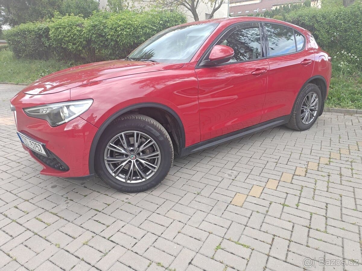 2019 Alfa Romeo STELVIO - 13