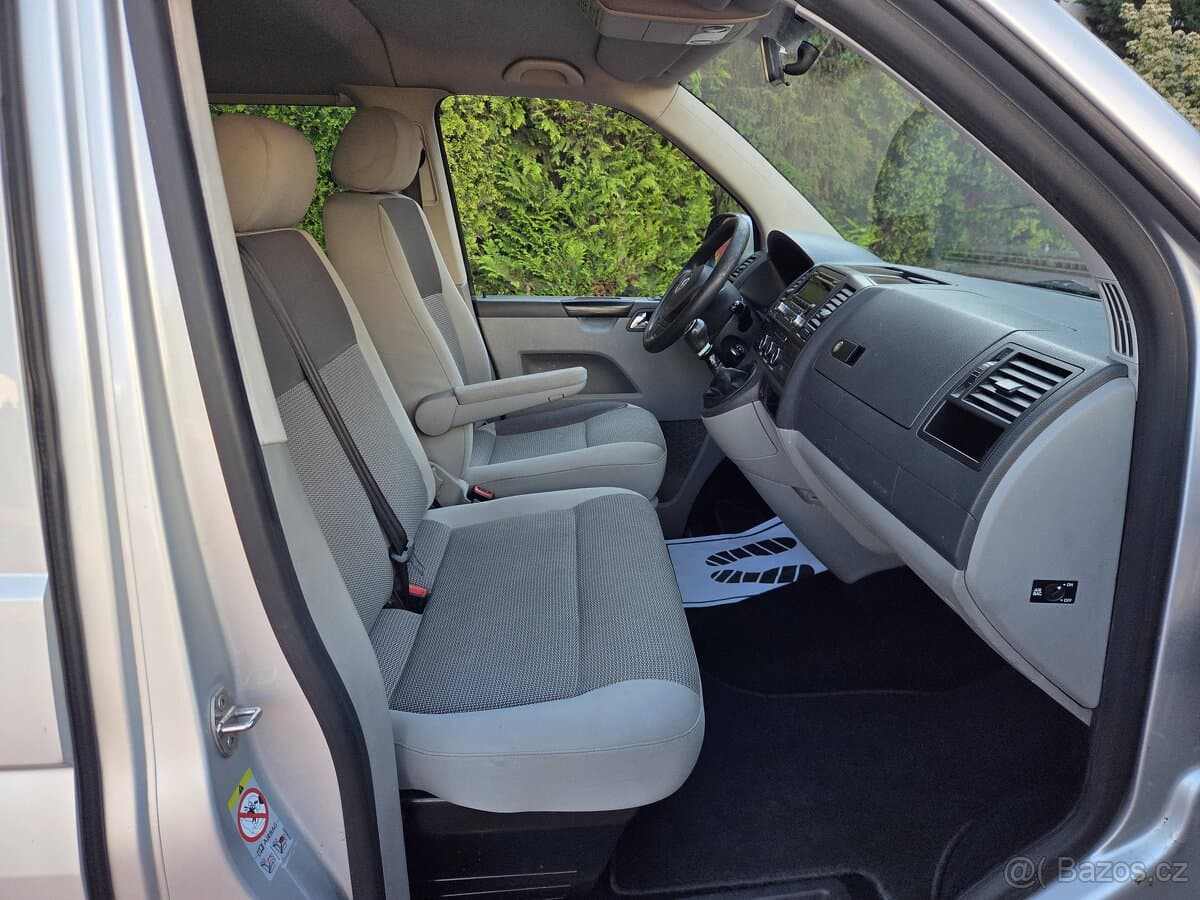 2011 Volkswagen CARAVELLE - 13