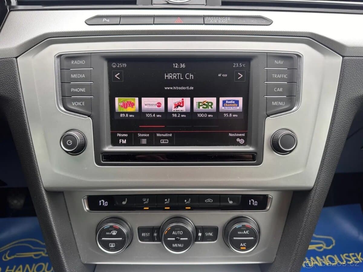 2015 Volkswagen PASSAT - 13