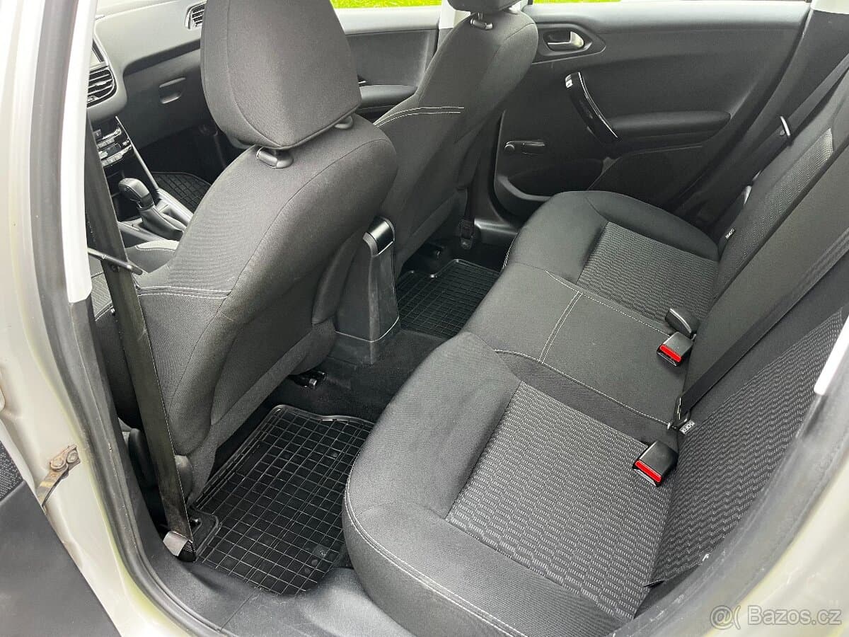 2016 Peugeot 208 - 13