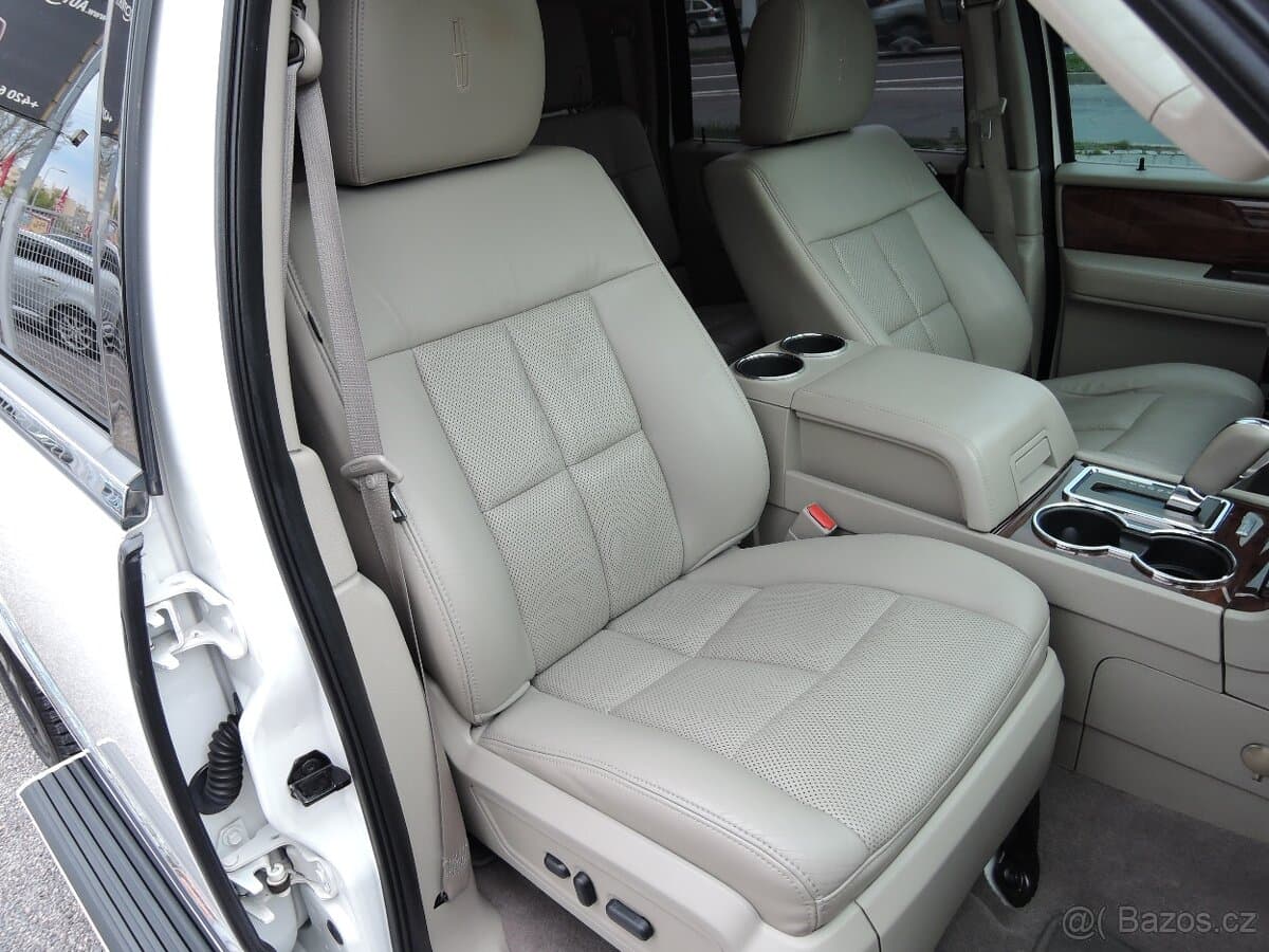 2014 Lincoln NAVIGATOR - 13