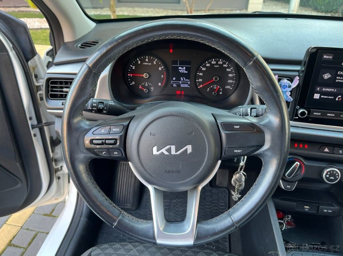 2021 Kia RIO - 13