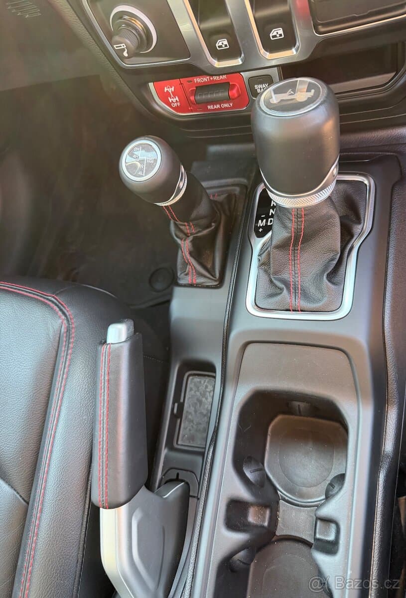 2020 Jeep WRANGLER - 13