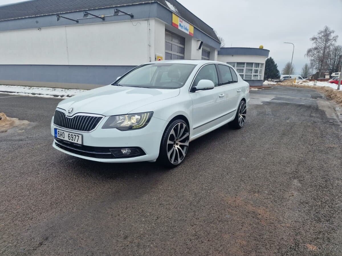 2013 Škoda SUPERB - 13