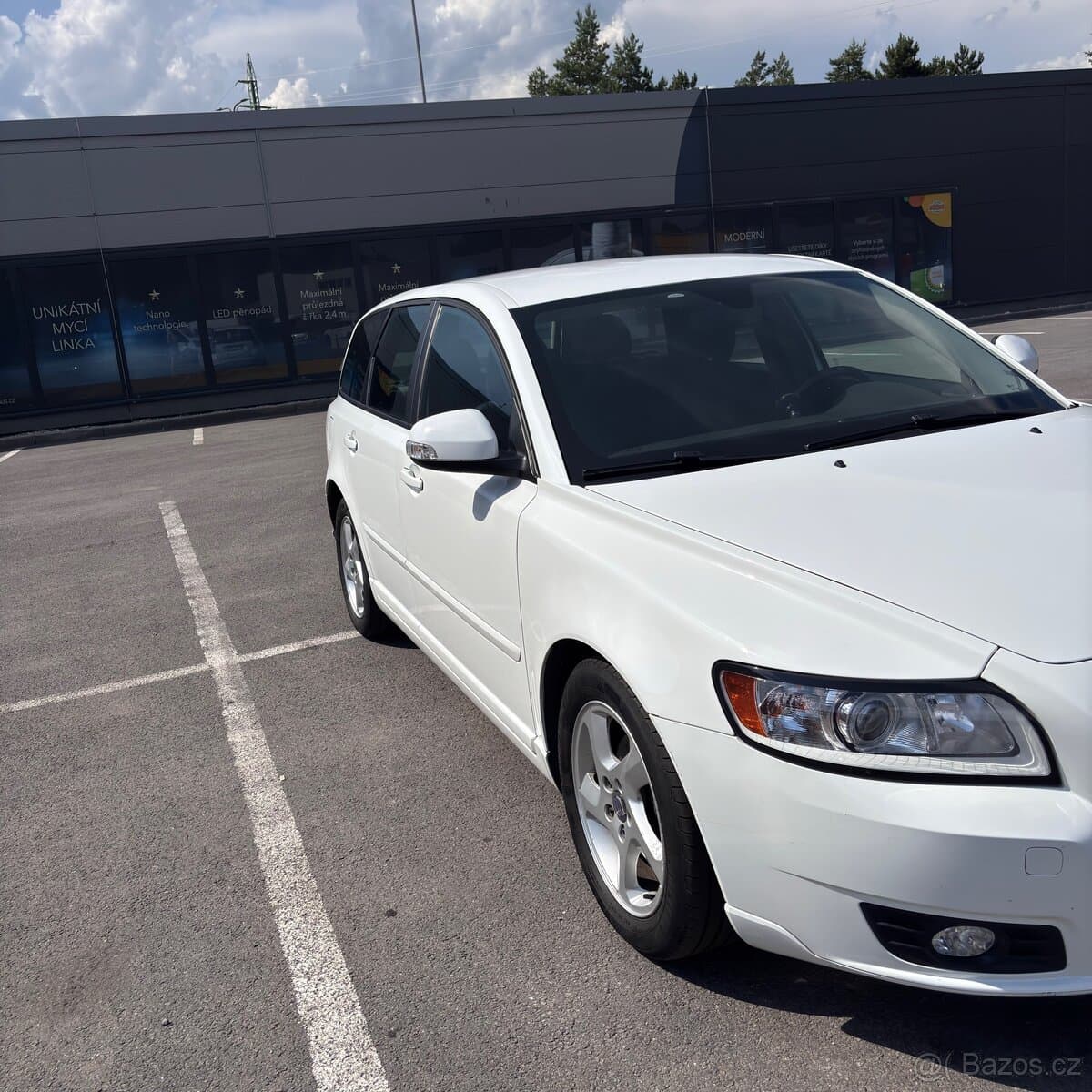 2012 Volvo V50 - 13