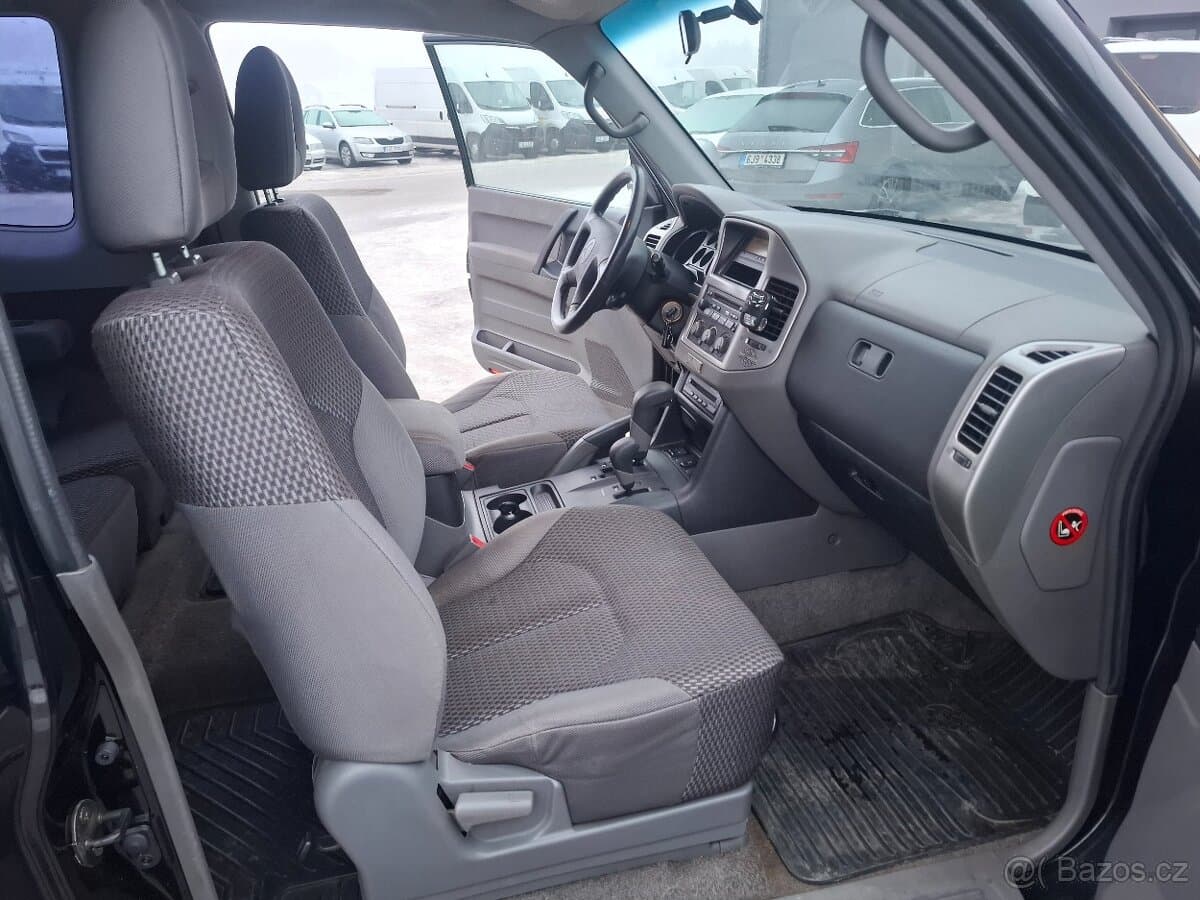 2000 Mitsubishi PAJERO - 13