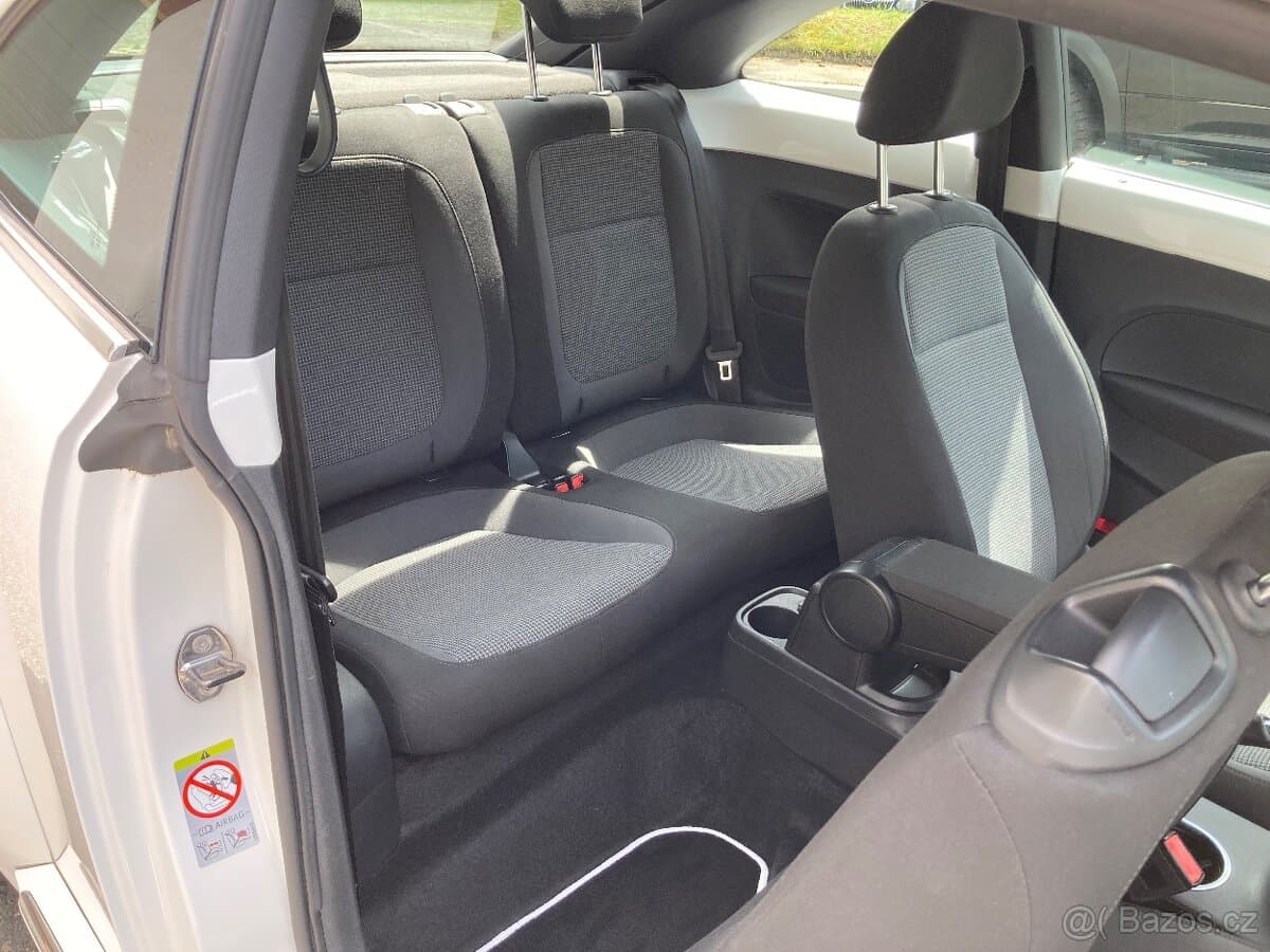 2012 Volkswagen BEETLE - 13