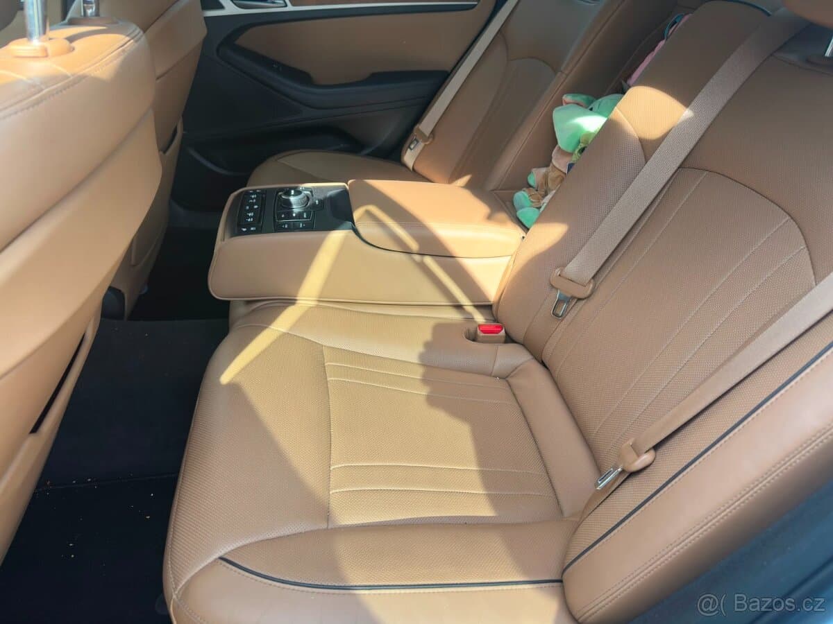 2015 Hyundai GENESIS - 13