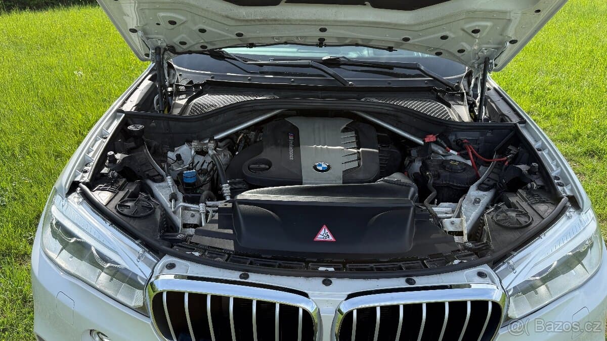 2015 BMW M5 - 13