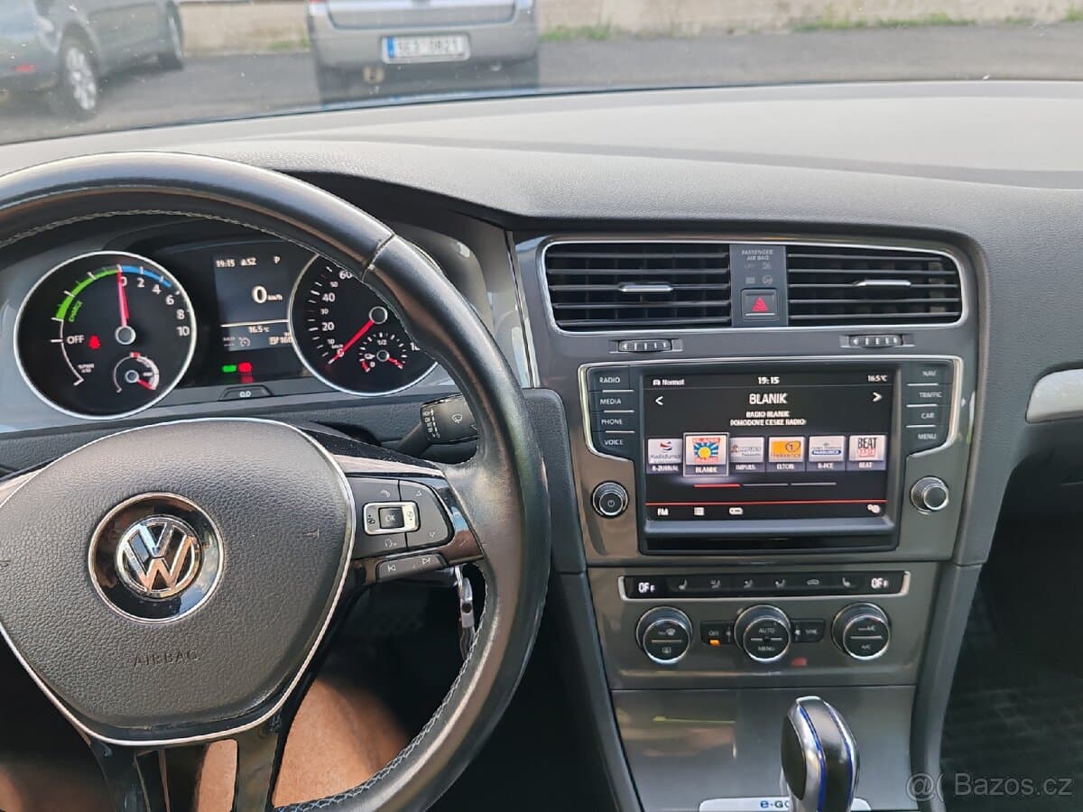 2015 Volkswagen GOLF - 13