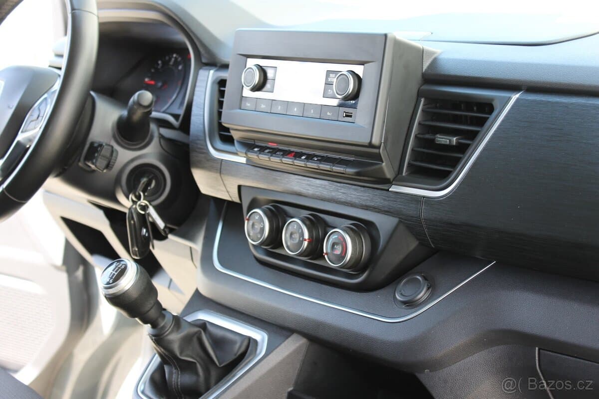 2021 Renault TRAFIC - 13