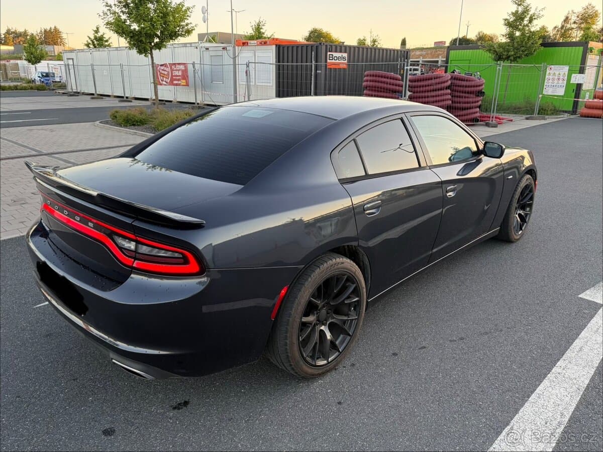 2017 Dodge CHARGER - 13