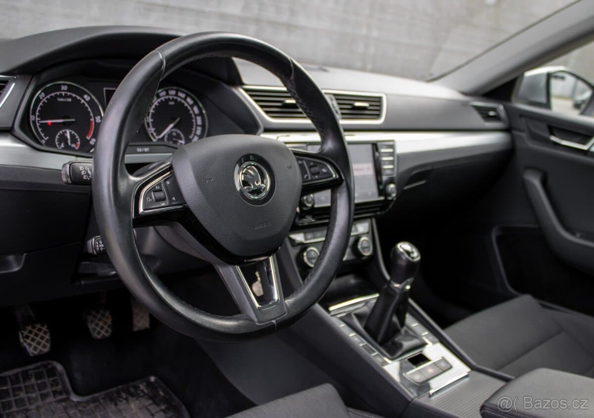 2016 Škoda SUPERB - 13
