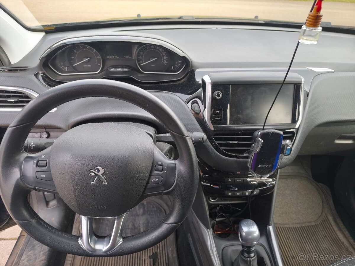 2019 Peugeot 2008 - 13