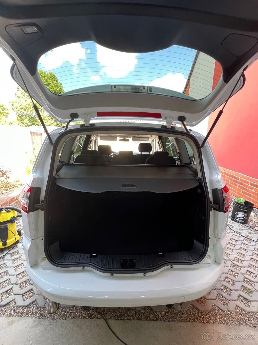 2011 Ford S-MAX - 13