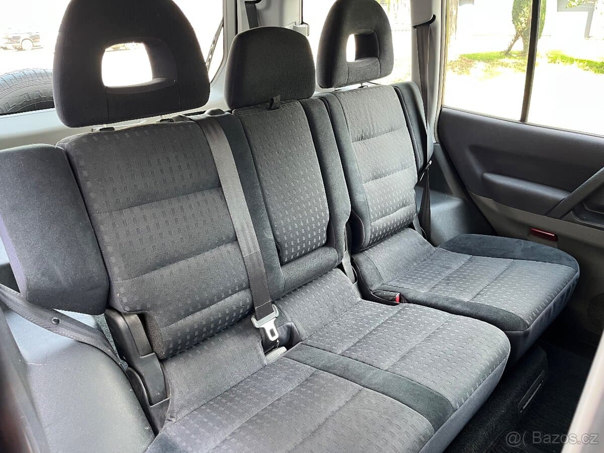 2005 Mitsubishi PAJERO - 13