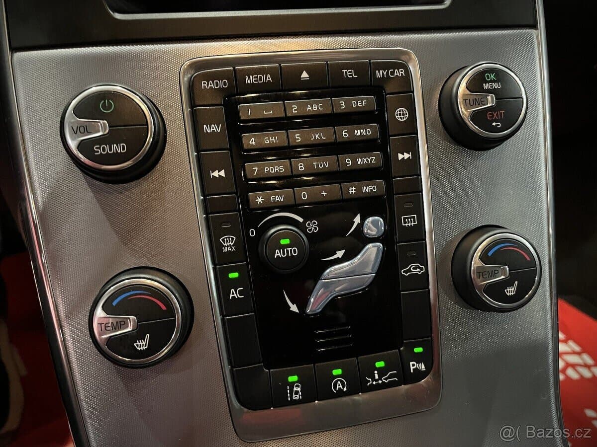 2018 Volvo V60 - 13