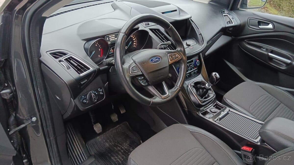 2019 Ford KUGA - 13