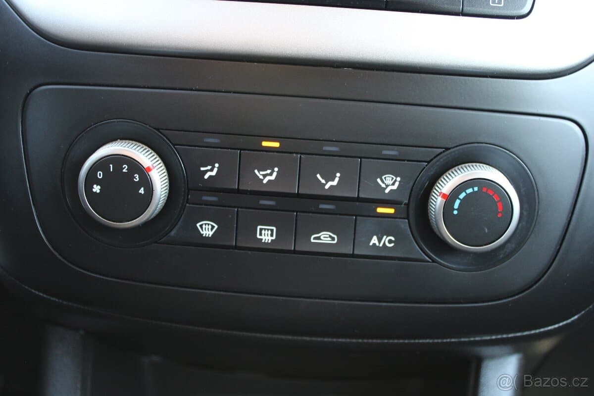 2016 Kia VENGA - 13
