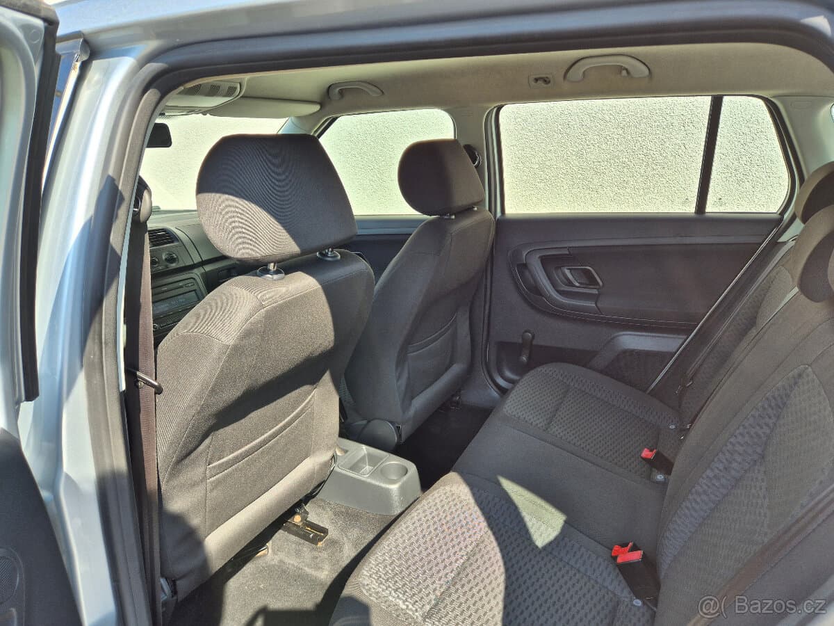 2010 Škoda FABIA - 13