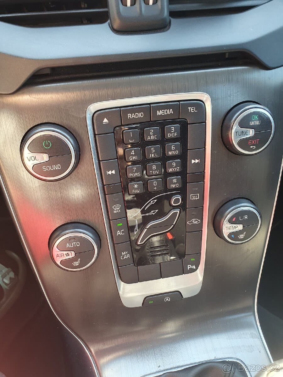 2014 Volvo V40 - 13