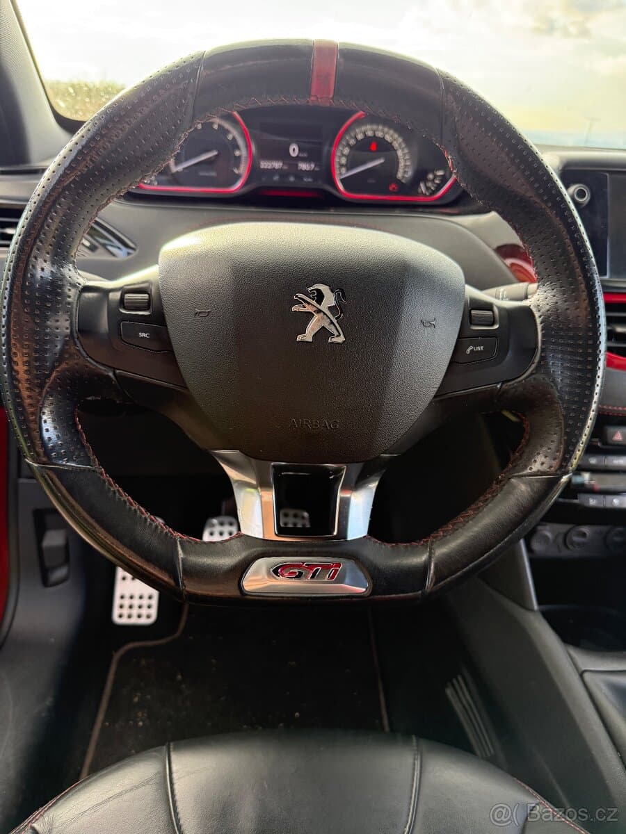 2014 Peugeot 208 - 13