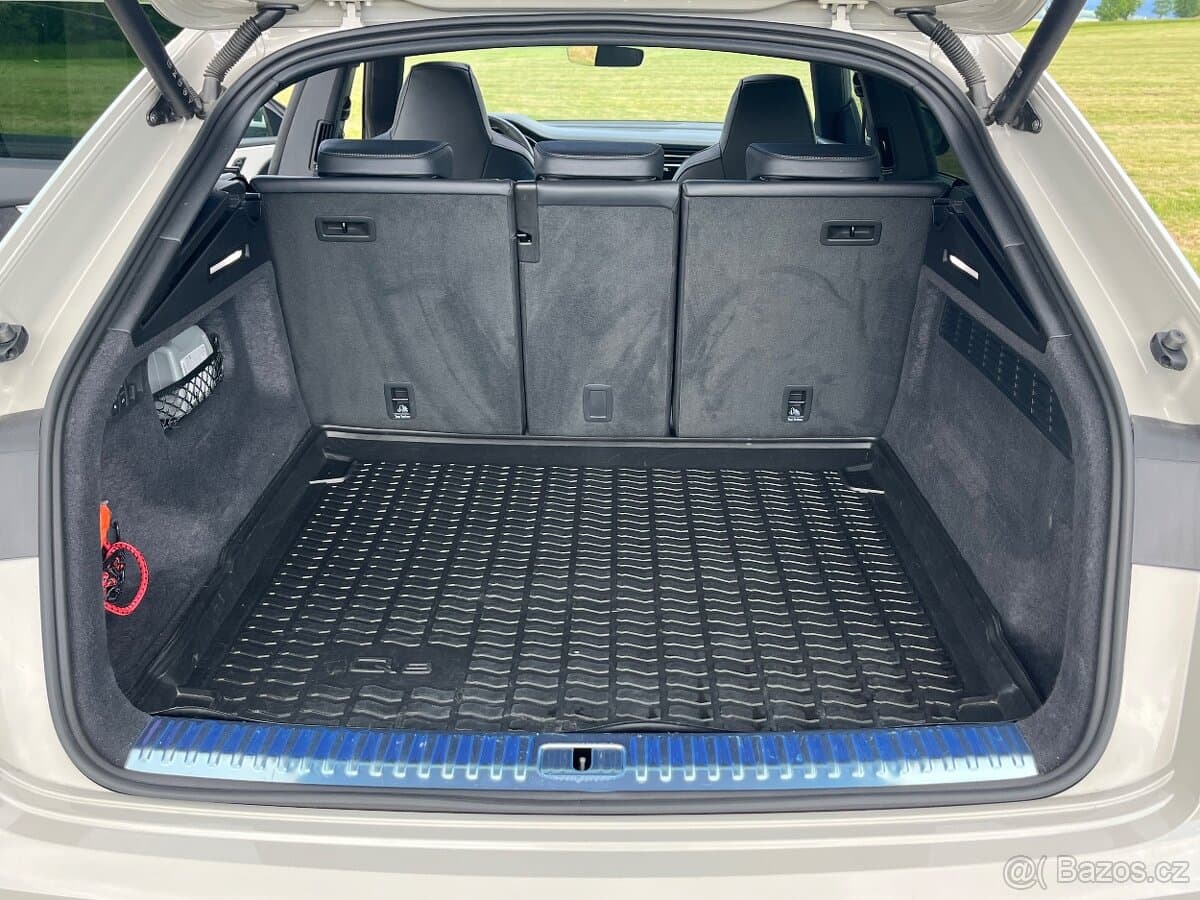 2025 Audi Q8 - 13