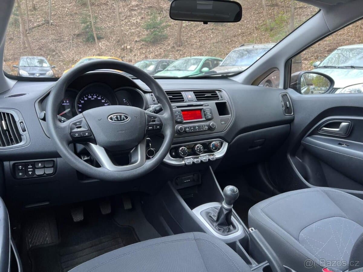 2011 Kia RIO - 13