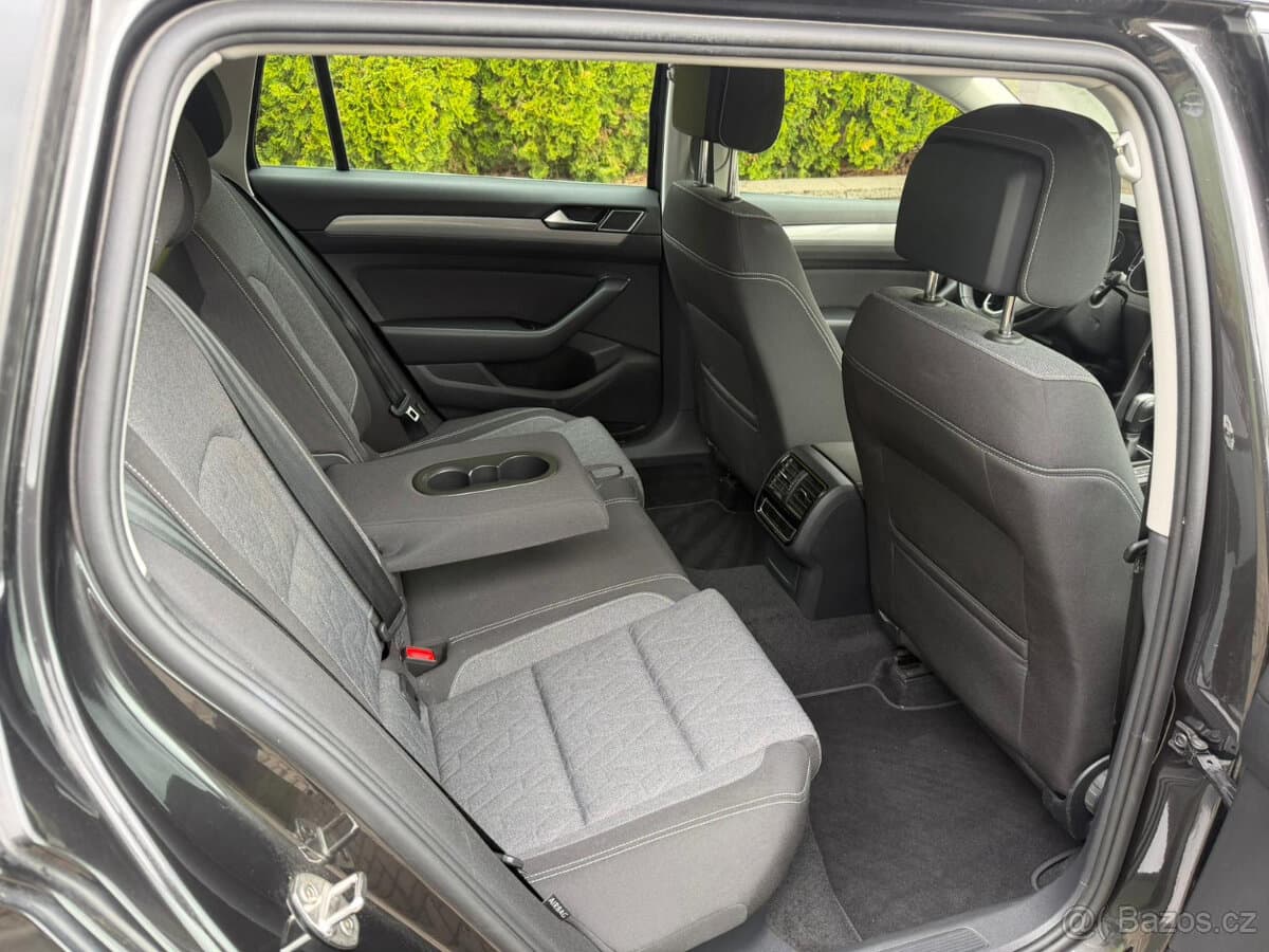 2023 Volkswagen PASSAT - 13