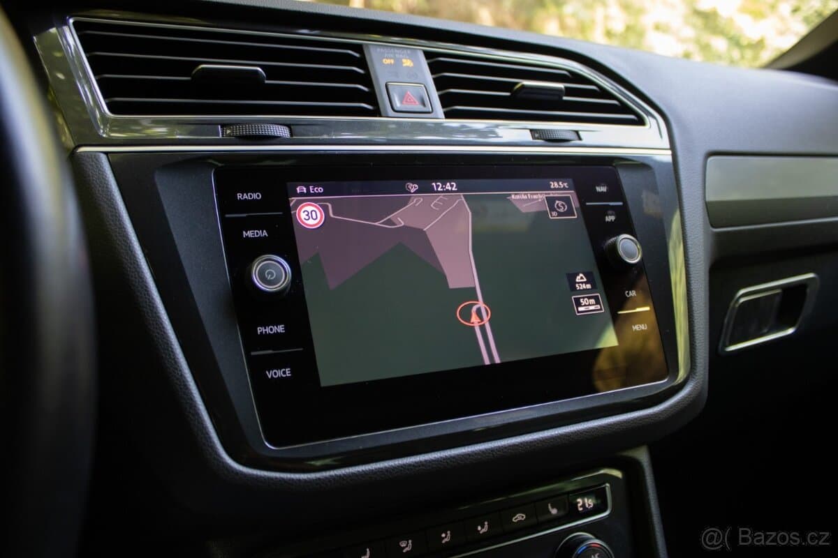 2017 Volkswagen TIGUAN - 13