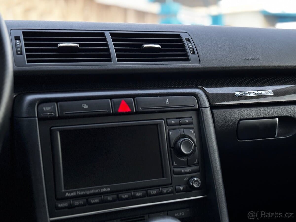 2005 Audi S4 - 13