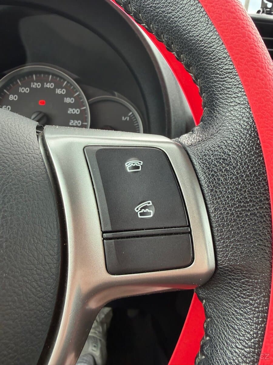 2011 Toyota YARIS - 13