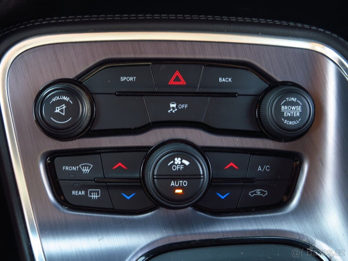 2016 Dodge CHALLENGER - 13