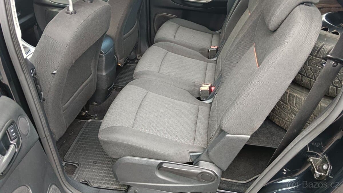 2009 Ford S-MAX - 13