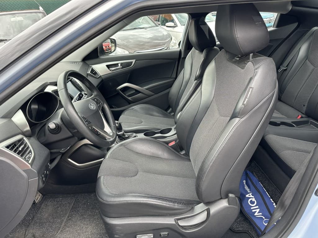 2013 Hyundai VELOSTER - 13