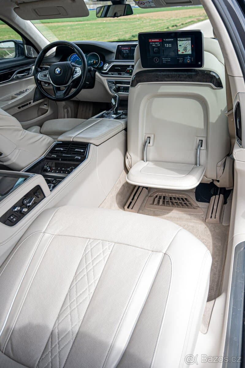 2015 BMW 7-SERIES - 13
